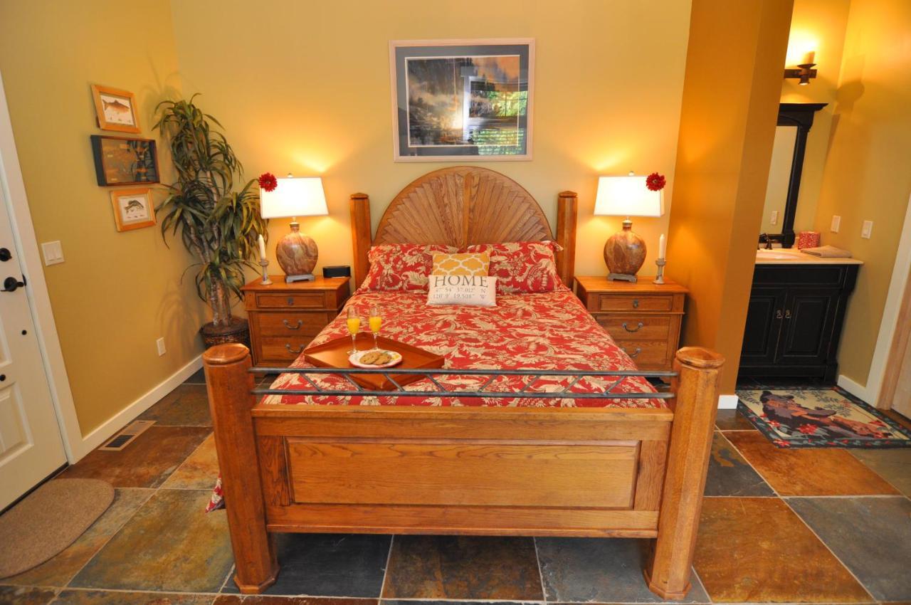 Lake'S Edge Tuscan Lodge Manson Habitación foto